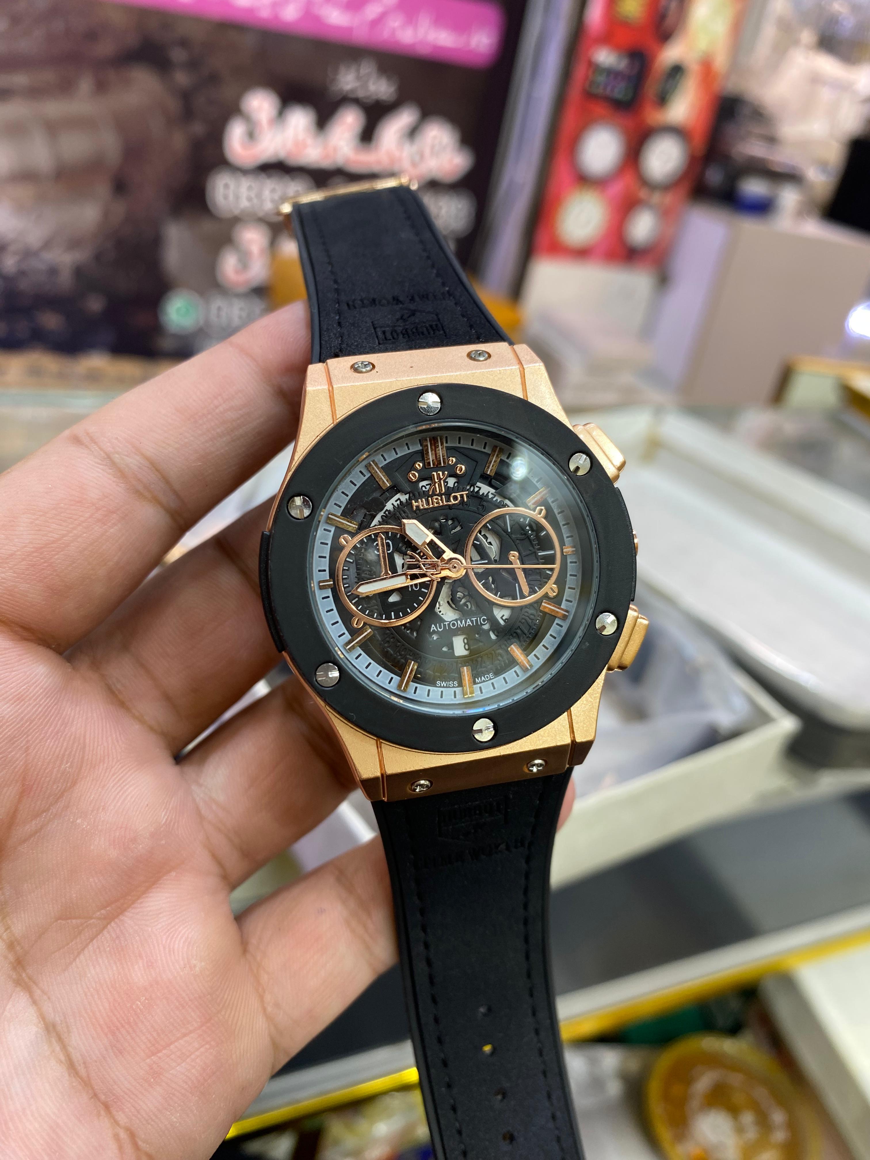 Hublot Men,s Watch With Leather Strap