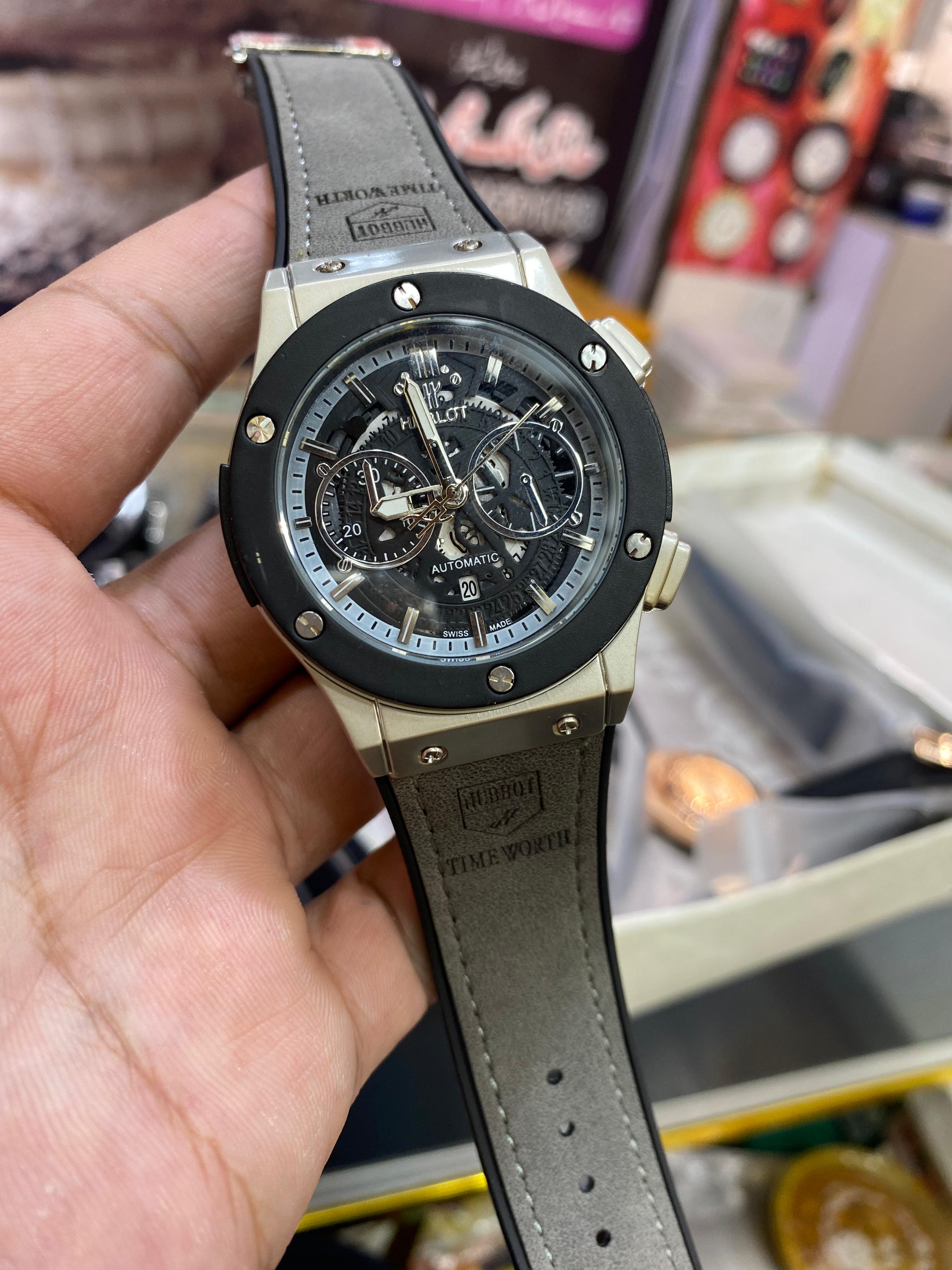 Hublot Men,s Watch With Leather Strap